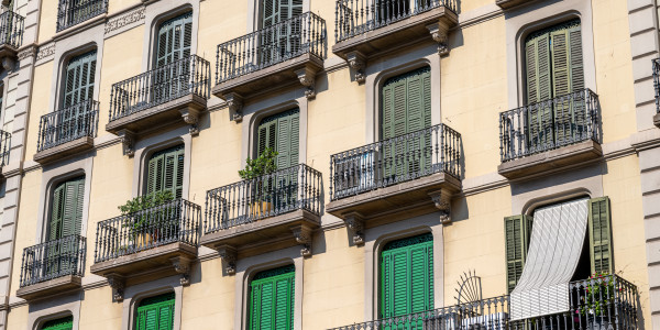 Puertas y Ventanas de Aluminio / PVC a medida Santa Susanna · Aislamientos Acústicos
